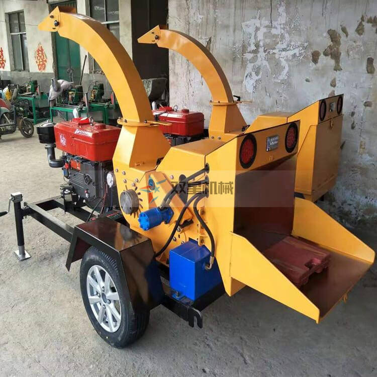 移動(dòng)樹(shù)枝粉碎機(jī)