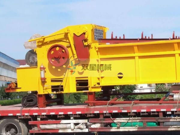 模板破碎機(jī)1400型設(shè)備發(fā)往河北保定
