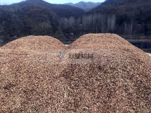 木材粉碎機(jī)木片粉碎料菌類養(yǎng)殖現(xiàn)場