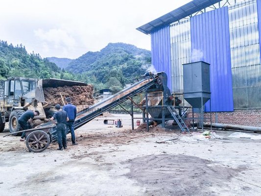 什么原因?qū)е履静臉渲Ψ鬯闄C(jī)價(jià)格
粉碎機(jī)生產(chǎn)效率下滑
