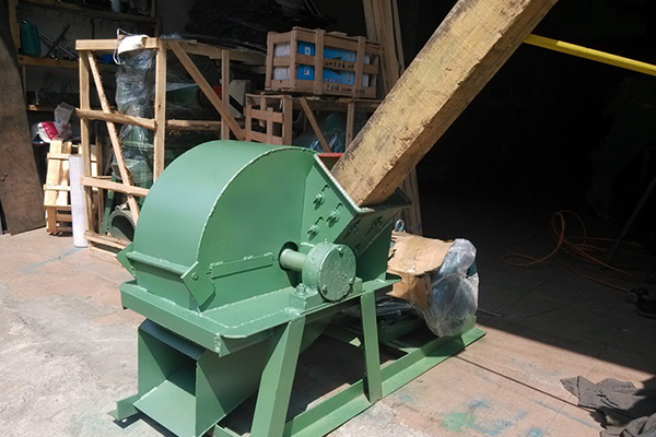 皓星鋸末粉碎機(jī)<a href='http://www.hbmcsl.com' target='_blank'><span><a href='http://www.hbmcsl.com/1/229.html' target='_blank'><span>樹(shù)枝粉碎</span></a>機(jī)</span></a>廠家節(jié)能環(huán)保好設(shè)備