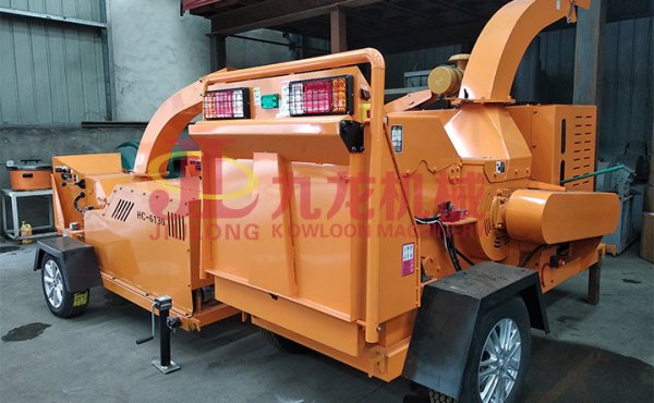 移動式木材粉碎機(jī)樹枝粉碎機(jī)是綠化行業(yè)的產(chǎn)品之一