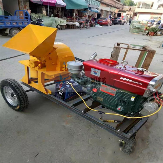 價格差異較大的鋸<a href='http://www.hbmcsl.com' target='_blank'><span><a href='http://www.hbmcsl.com/1/229.html' target='_blank'><span>樹枝粉碎</span></a>機(jī)</span></a>廠家末粉碎機(jī)如何選擇